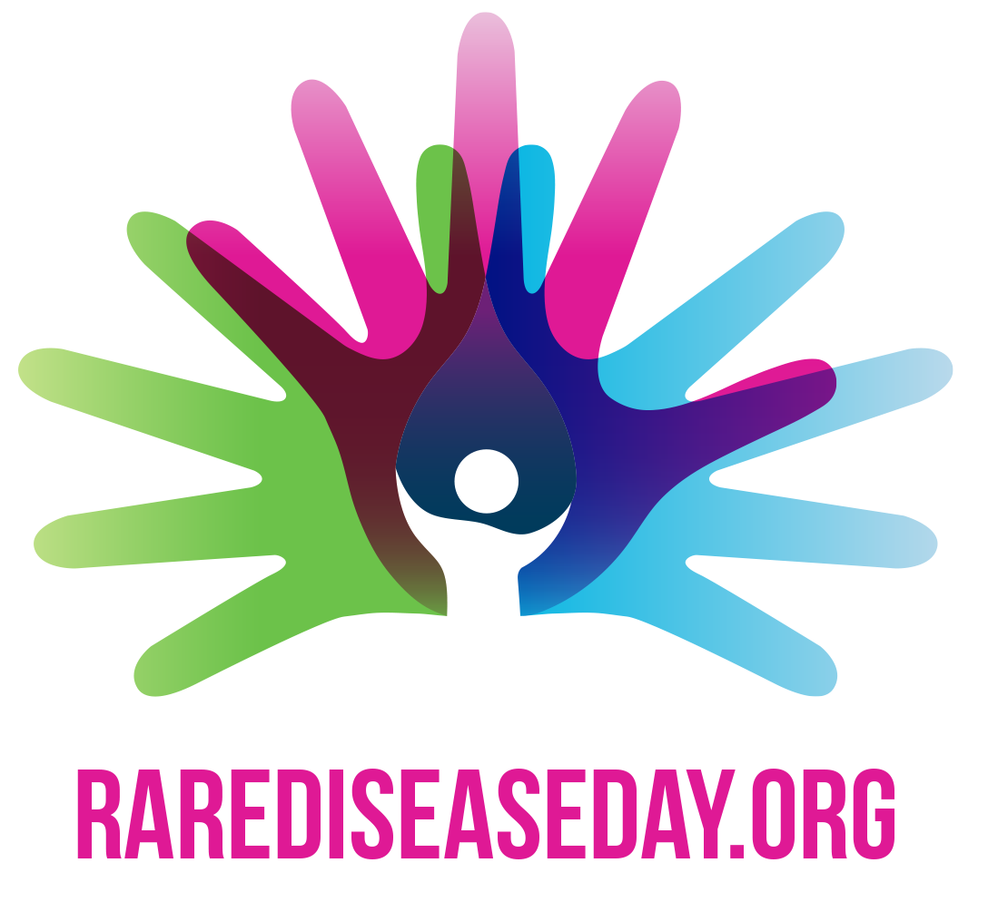 Logo des Rare Disease Day, des Tages der Seltenen Erkrankungen: Sich überlappende Hände in den Farben pink, grün und hellblau und darin eine Menschen-Kontur zentriert angeordnet.